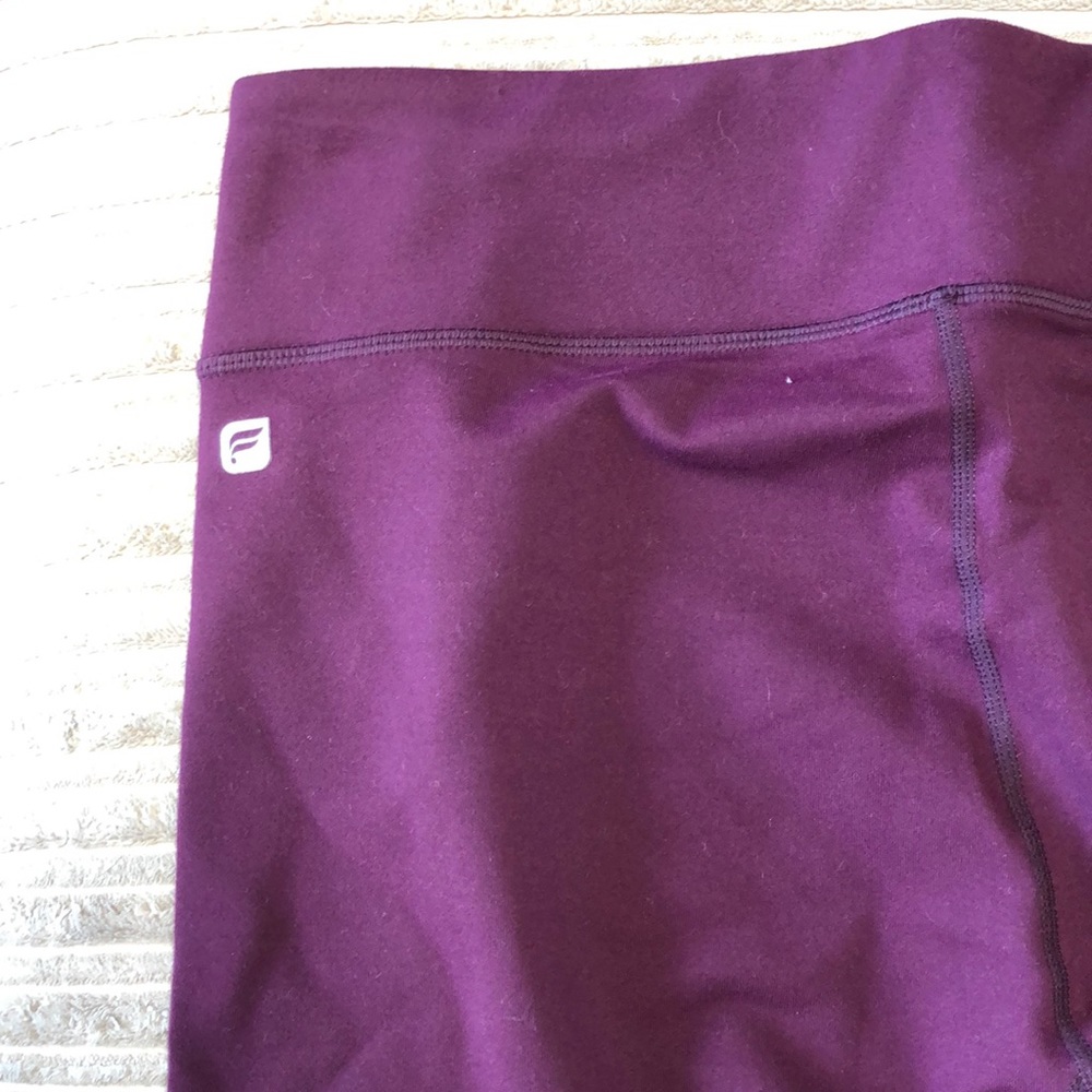 Fabletics crops size medium - Picture 2 of 3
